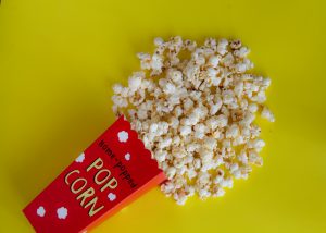 foods that clean your teeth popcorn